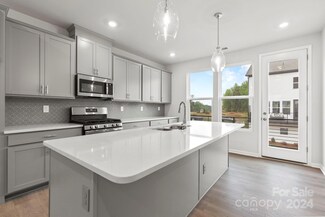 1627 Blanche St, Charlotte, NC 28262