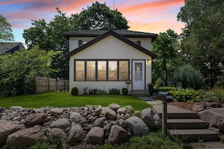 721 1st St N, Waterville, MN 56096