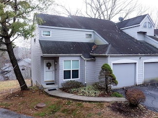 1922 E Bay Pointe Dr, Bloomington, IN 47401