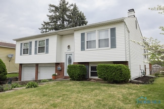 2443 Bedford Ln, Northwood, OH 43619