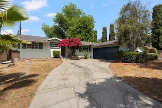 8581 Owensmouth Ave, Canoga Park, CA 91304
