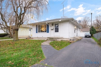 3265 Schneider Rd, Toledo, OH 43614