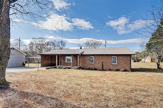 5355 Old Walker Mill Rd, Randleman, NC 27317