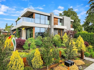 122 10th Ave, Kirkland, WA 98033