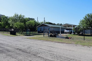 801 E 9th St, Brady, TX 76825