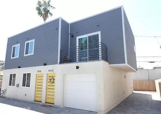 10928 Hartsook St, North Hollywood, CA 91601
