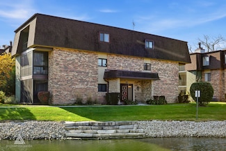 9180 South Rd Unit D, Palos Hills, IL 60465