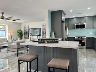 2818 E Malapai Dr Unit 4, Phoenix, AZ 85028