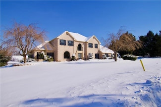 6457 Woodbury Dr, Slatington, PA 18080
