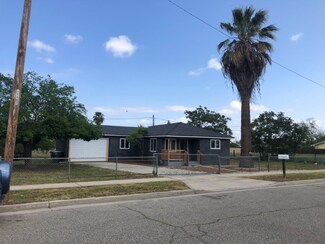 21 E Garrett Ave, Fresno, CA 93706