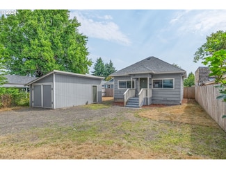 312 NW 3rd Ave, Kelso, WA 98626
