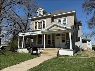 300 E 2nd St, Pana, IL 62557
