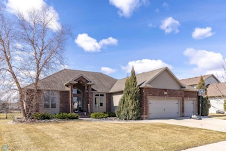 301 Edgewater Dr, West Fargo, ND 58078