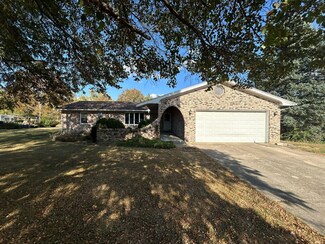 590 Boone Dr, Troy, OH 45373