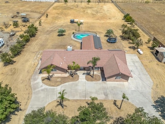 16099 Karen Rd, Madera, CA 93636