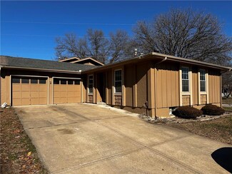 13962 Falkirk Cir, Grandview, MO 64030