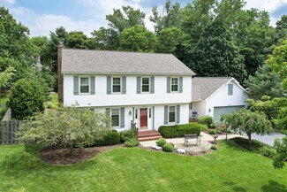 3570 Apple Hill Dr SE, Ada, MI 49301