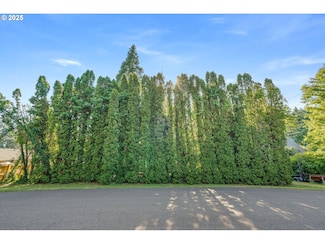 4142 SW Hamilton St, Portland, OR 97221