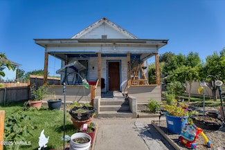 513 Washington St, Mabton, WA 98935