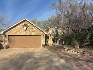 29 W Lakeshore Dr, Ransom Canyon, TX 79366
