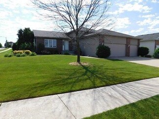 7345 Foliage Ln, Schererville, IN 46375