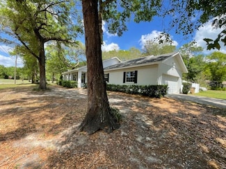 25721 Pinehurst St, Sorrento, FL 32776