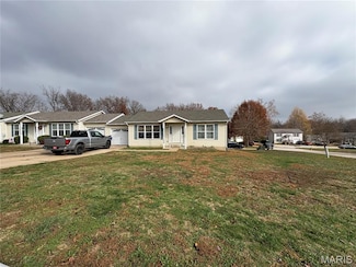 108 Grand Central Dr, Union, MO 63084