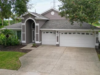 612 N Lake Blvd, Tarpon Springs, FL 34689
