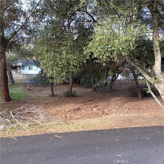 3021 9th St, Clearlake, CA 95422