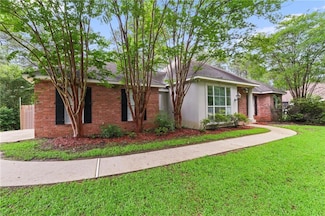 213 Secluded Oaks Ln, Madisonville, LA 70447