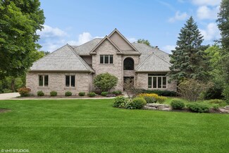 18 Stone Creek Dr, Hawthorn Woods, IL 60047