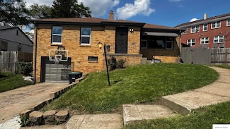 5218 Boyd St, Omaha, NE 68104