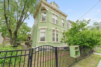 1043 Purcell Ave, Cincinnati, OH 45205