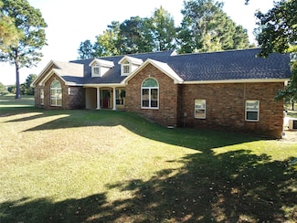 781 Beaver Lake Dr, Texarkana, TX 75501