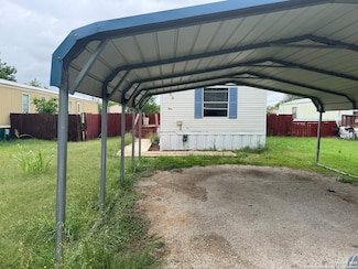 509 Maple St, Jourdanton, TX 78026