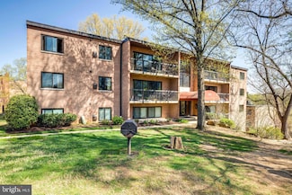 3210 S 28th St Unit 202, Alexandria, VA 22302