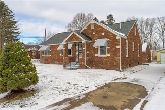 2235 3rd St NE, Canton, OH 44704