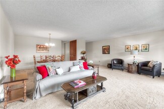2920 76th Ave SE Unit 204, Mercer Island, WA 98040