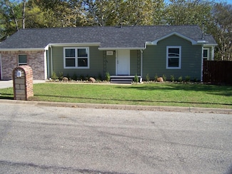 1215 S Vaden St, Sherman, TX 75090