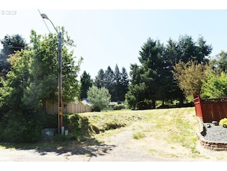 124 Gaddis Ln, Glendale, OR 97442