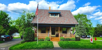 111 N Pioneer Ave, Shavertown, PA 18708