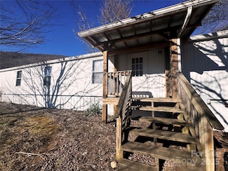 84 Maple Leaf Cir, Maggie Valley, NC 28751