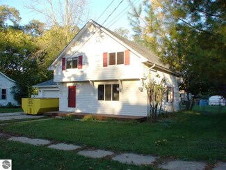 526 Eden St, Saint Louis, MI 48880