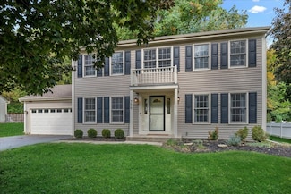 706 S Carriage Hill Rd, Island Lake, IL 60042