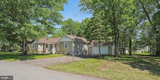 562 Washington Ave, Ewing, NJ 08628