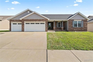 1042 Creekside Dr, Waterloo, IL 62298