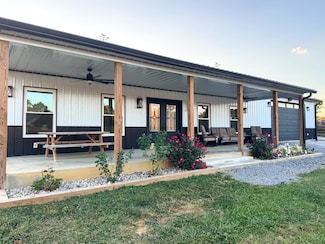 733 Richmond Rd, Lancaster, KY 40444