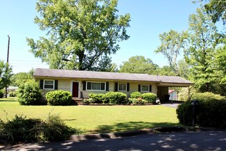 1204 Echo Dr, Hixson, TN 37343