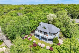 9 Wigwam Rd, Falmouth, MA 02540
