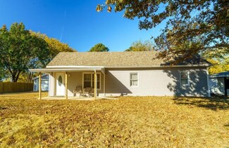 118 Preston St, Crocker, MO 65452